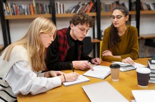 Вузы запускают курс по родительству в 2026 году — Минобрнауки