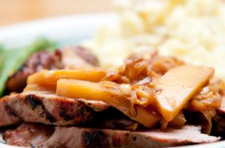 Это мясо тает во рту: секрет нежнейшей свинины скрывается в одной бутылке сухого сидра