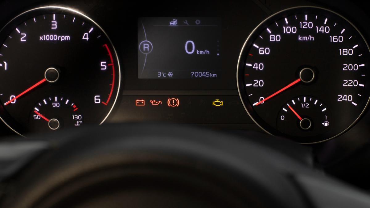 приборная панель автомобиля