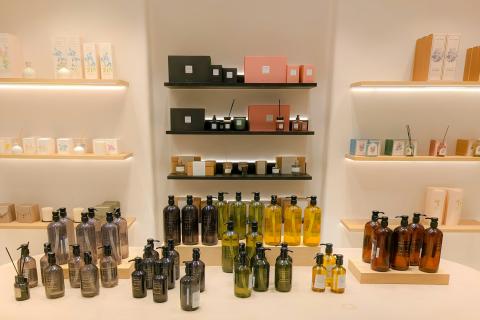 Аромат Amyris сочетает ирис и смолу дерева амириса — парфюмер Франсис Куркджян