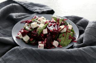 Запечённая свёкла раскрыла сладость салата — кулинары