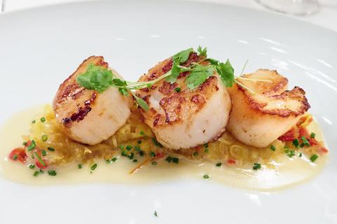 Сыр придал куриным шарикам мягкость и аромат — кулинары