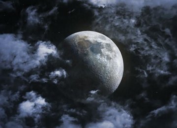 Специалисты NASA впервые обнаружили воду на солнечной стороне Луны