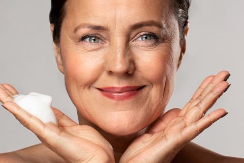 Косметолог Ирина Созинова связала ускоренное старение кожи зимой с ошибками ухода