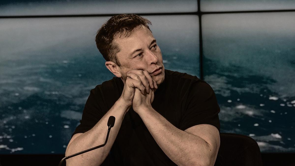Генеральный директор SpaceX Илон Маск на пресс-конференции