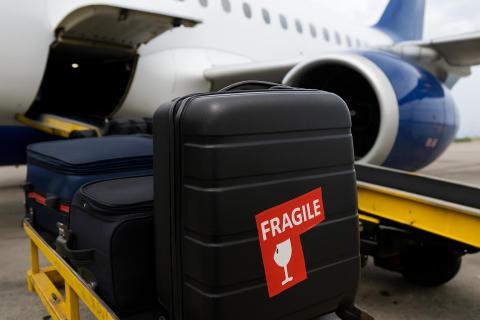 Человек долетел, а чемодан нет: новая напасть обрушилась на российских туристов