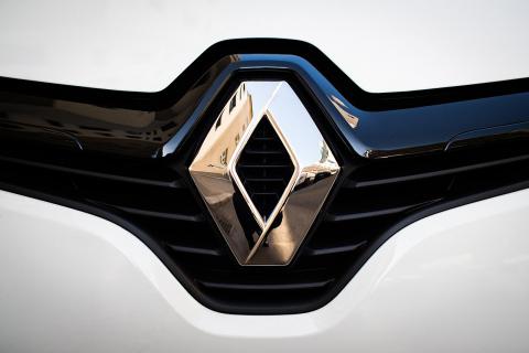 Компания Renault рухнула: акции обвалились после тревожного прогноза на 2025 год