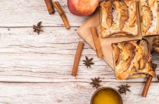 Попробовала сделать сладкий рулет из лаваша — и даже мама спросила, где я купила такую выпечку