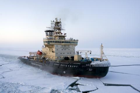 Патрушев и Трутнев обсудили безопасность Северного морского пути на заседании Морской коллегии России