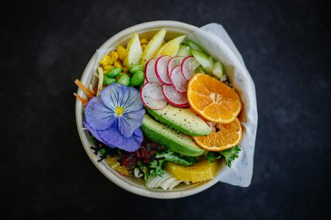 Тонкая нарезка овощей улучшила текстуру салата — повара