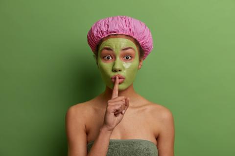 Как маски с углем очищают поры и улучшают состояние кожи: секреты красоты