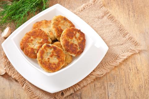 Котлеты со свининой и черёмуховой мукой: северный рецепт с насыщенным вкусом