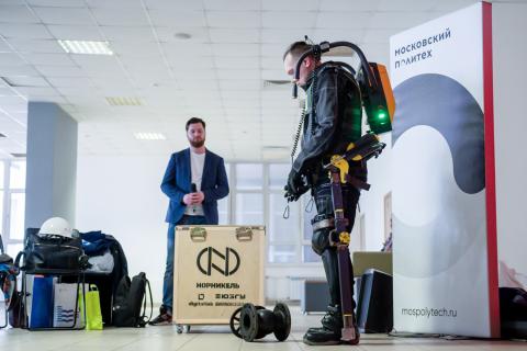 Модель экзоскелета без электроники разработали магистранты ТГУ