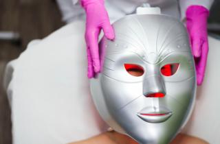 Салон красоты переезжает на полку в ванной: как умные гаджеты меняют правила бьюти-ухода