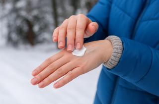 Холод крадёт мягкость: как вернуть рукам чувство тепла и заботы