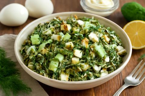 Забыли о калориях? Этот салат с морской капустой и яйцом — настоящий спаситель вашего рациона Забыли о калориях? Этот салат с морской капустой и яйцом — настоящий спаситель вашего рациона