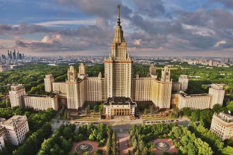 Новый закон регулирует платный приём в вузы с 1 сентября 2025 года