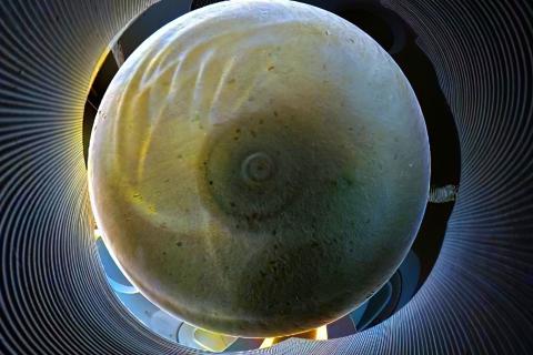 Гигантские круги на поле, которые невозможно было бы сделать за одну ночь. Но их сделали.