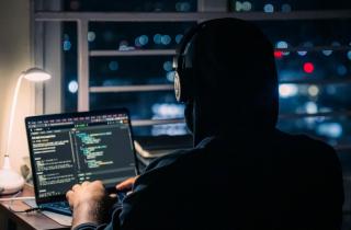 В Петрозаводске прокурор вернул жительнице 90 тысяч после мошенничества