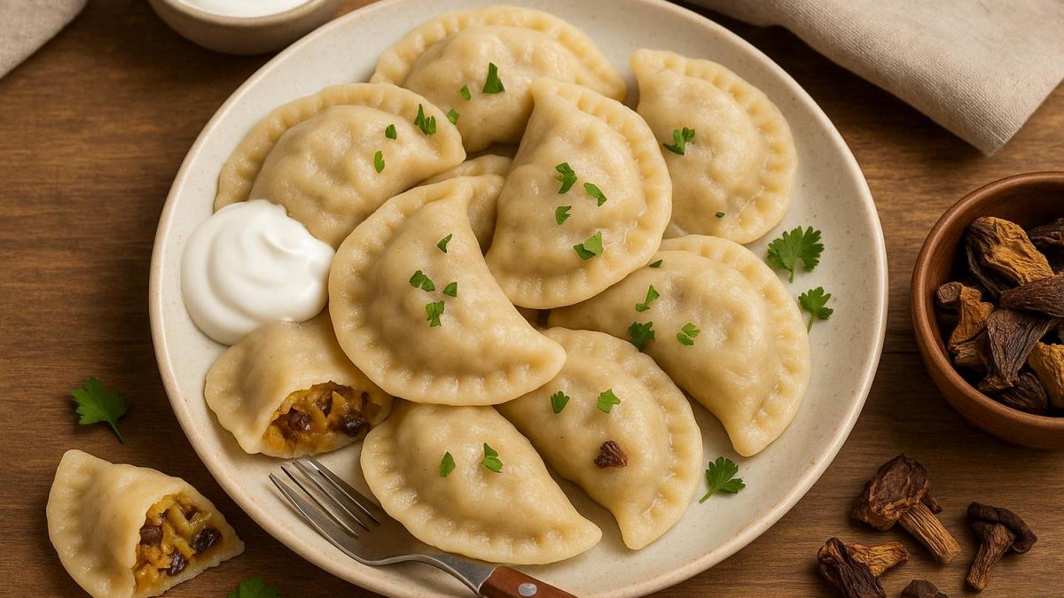 Вареники с капустой и таёжными грибами Вареники с капустой и таёжными грибами