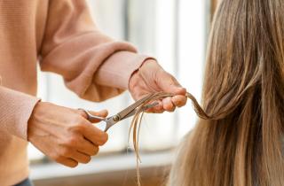 Осень требует перемен: что происходит с волосами, если вовремя не обновить концы