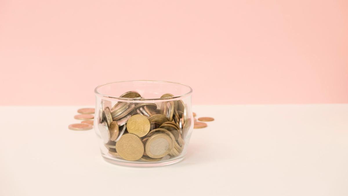 банка с монетами