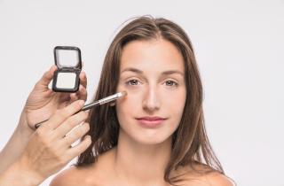 Подбор оттенка хайлайтера зависит от подтонов кожи лица — Into The Gloss