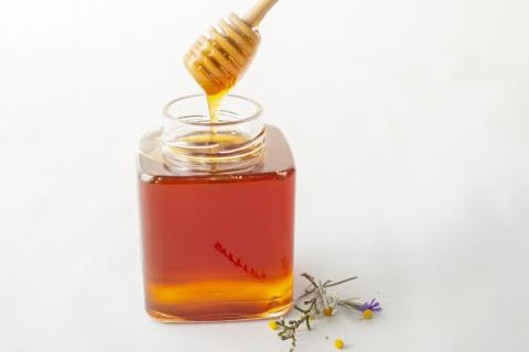 Коктейль с лесным мёдом и голубикой: вкус, который удивит всех гостей