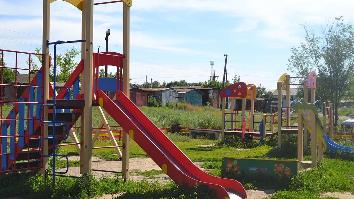 Изображение населённого пункта. Детская площадка (Михайловка, Саратовский район)