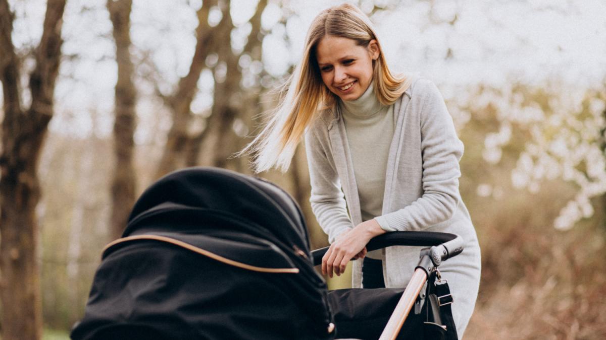 Мама с коляской