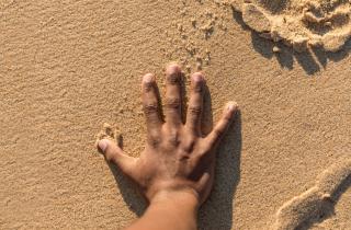 У людей выявили седьмое чувство дистанционного осязания — нейрофизиологи