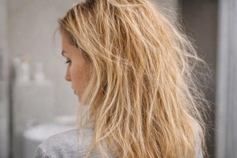 Весенние прически под угрозой — торопитесь: как спасти волосы после зимнего стресса