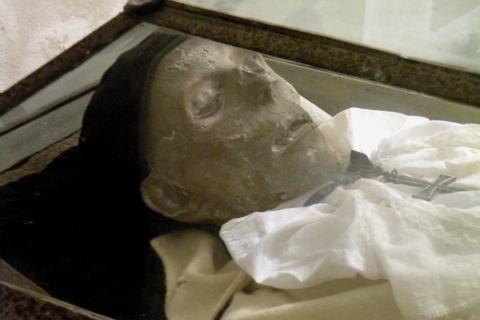 Монах, который не гниёт уже 100 лет: феномен нетленного тела под микроскопом