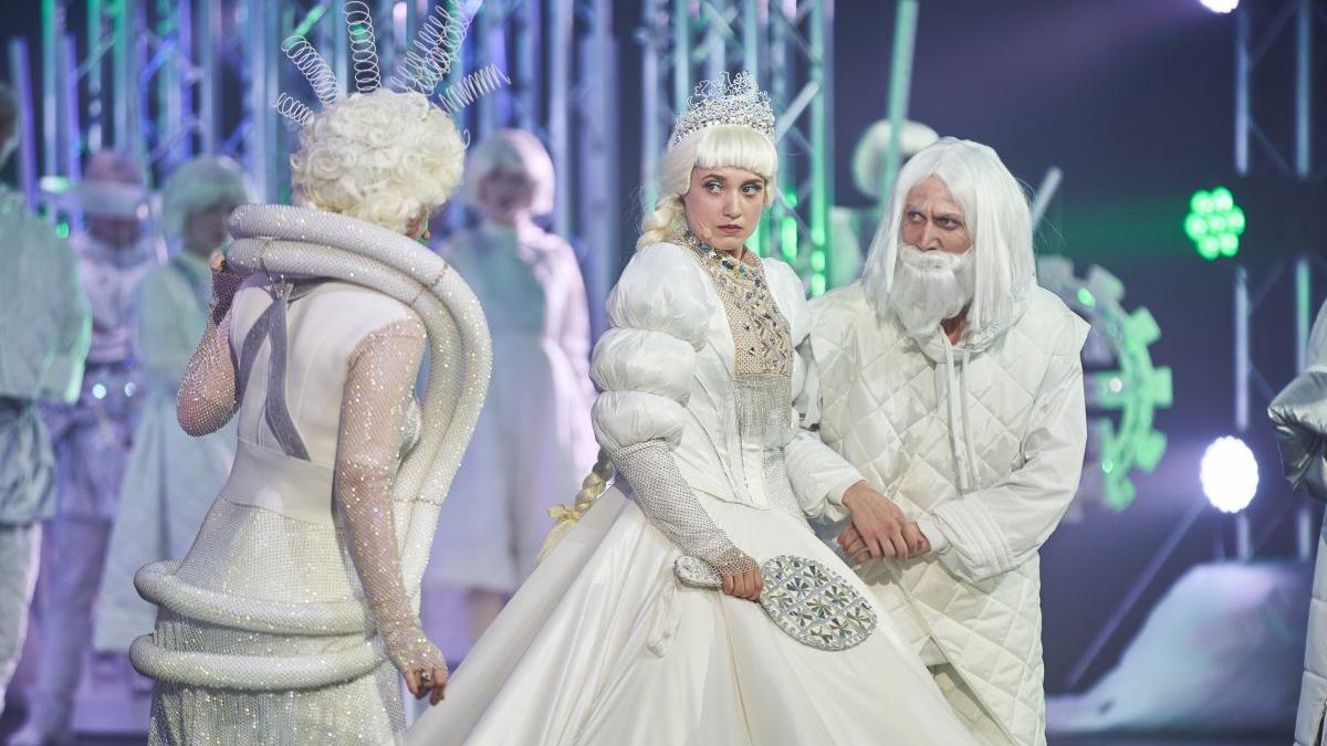 Сцена из спектакля "Лунная история"