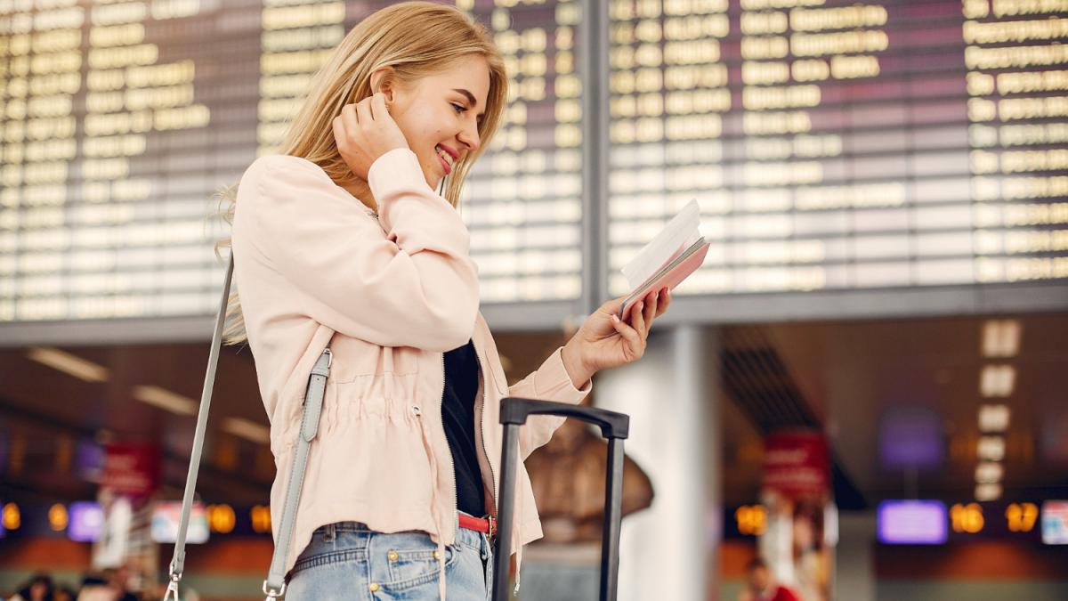 Женщина в аэропорту