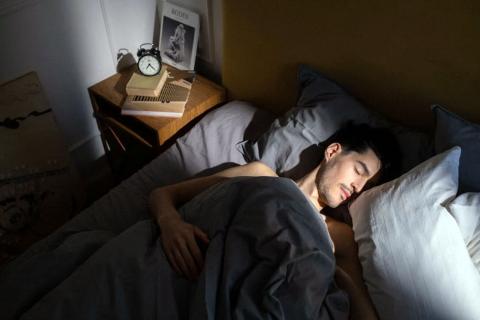 Учёные объяснили природу осознанных снов и их связь с фазой быстрого сна