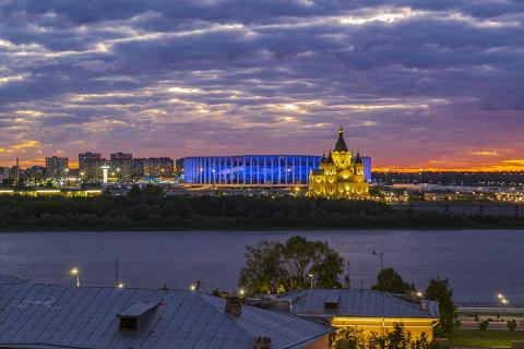 Новый круизный лайнер готовят к первому спуску в Нижнем Новгороде
