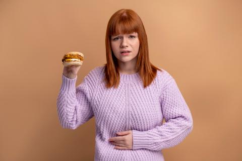 Поза эмбриона и резкая боль: как не пропустить аппендицит у ребёнка