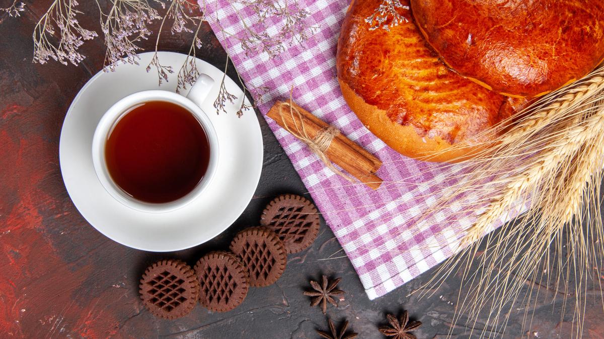Чай, пироги и печенье