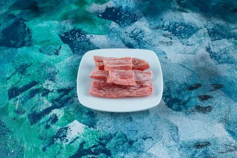 Строганина раскрывает вкус Севера: готовим по всем правилам с ножом и морозом