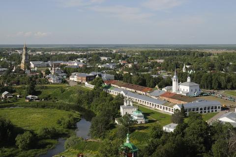 Монастыри, медовуха и модерн: гид по Суздалю без скуки
