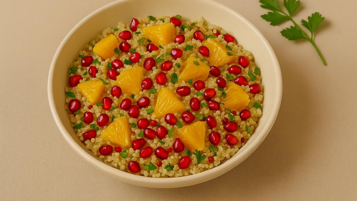 Салат из киноа с апельсином и гранатом