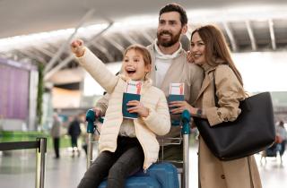 Родители смогут дышать свободнее: семьи с детьми теперь обслуживают в первую очередь