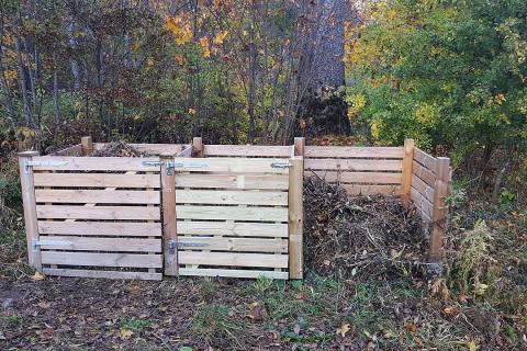 Листовой компост повышает плодородие почвы — агрономы