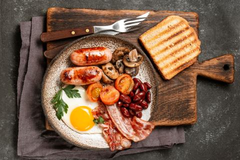 Яйца для тостов лучше жарить на среднем огне для оптимальной текстуры — повара