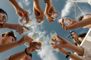 Опрос показал, что социальная усталость наступает через два-три часа — SELF