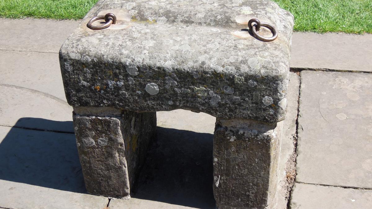 Скунский камень