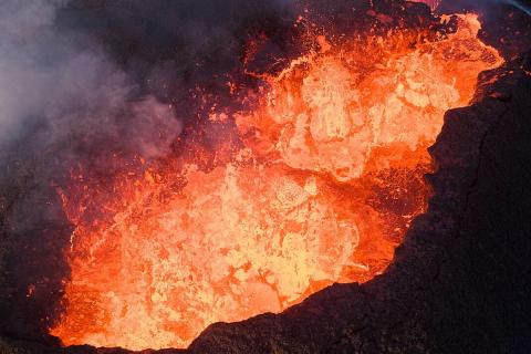 Журнал Science: ИИ выявил новые разломы на вулкане Кампи Флегрей в Италии — возможны землетрясения