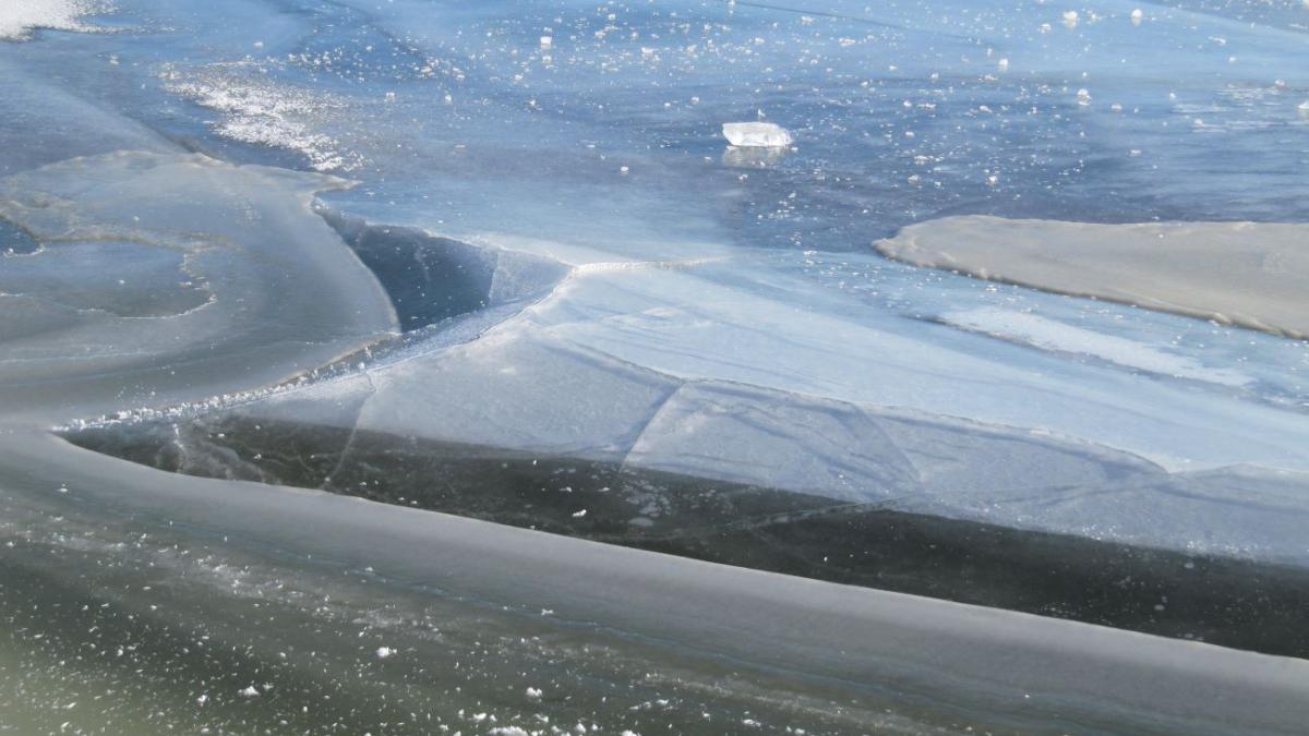 Лед на реке