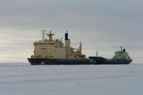 Четыре танкера ЕМО завезли на Чукотку более 48 тысяч тонн нефтепродуктов